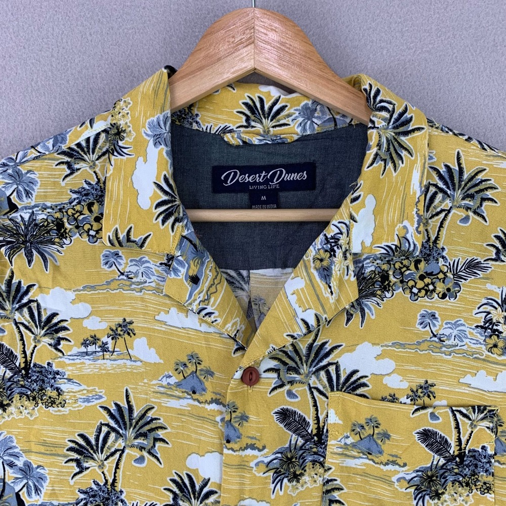 Desert Dunes Living Life Camp Shirt Mens Medium Yellow Tropical Aloha Viscose
